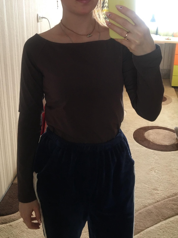 Качество отличное, я заказала на размер больше, чтобы был свободно. Мой размер 44. Буду заказывать в других расцветках 