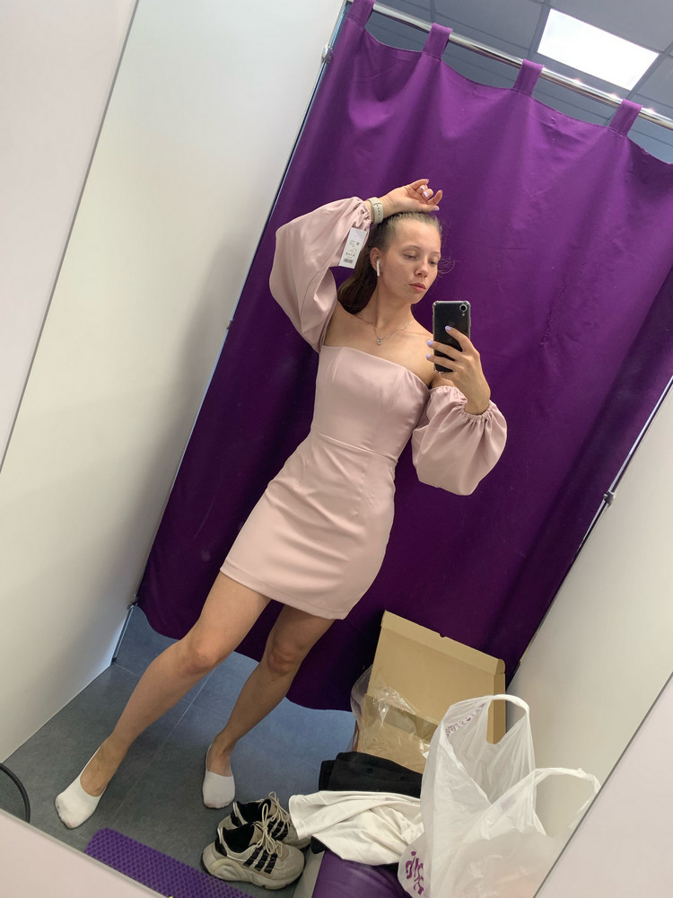 Платье просто изумительно, пришло быстро, качество отличное, по замеру, осталась довольна