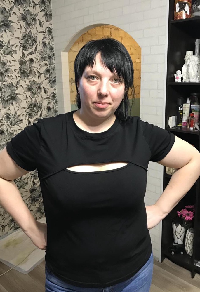 Футболка очень хорошая, советую. Взяла чёрную хочу заказать бардовую.