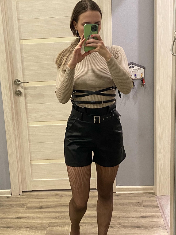 Все идеально подошло и дополнило образ.)