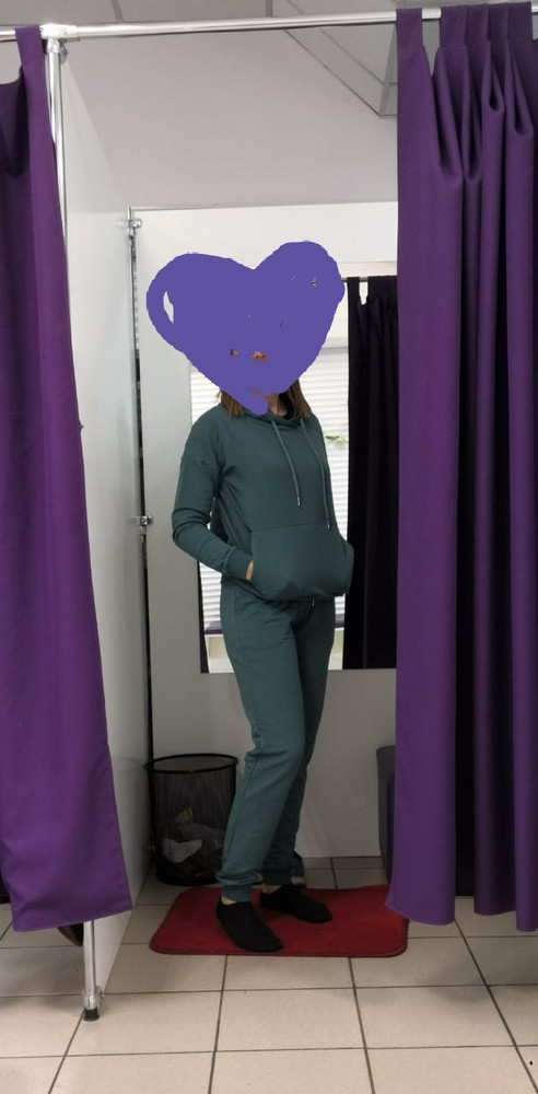 Костюм хороший, все как в описании. На размер 44-46 заказала 44, идеально подошёл. Покупкой довольна.