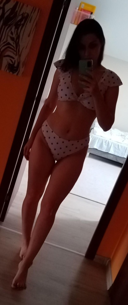 Купальник хороший, подошёл на параметры ОГ98 ОТ78 ОБ103. Чашка у топа тоже оптимальная, размер груди 85С.