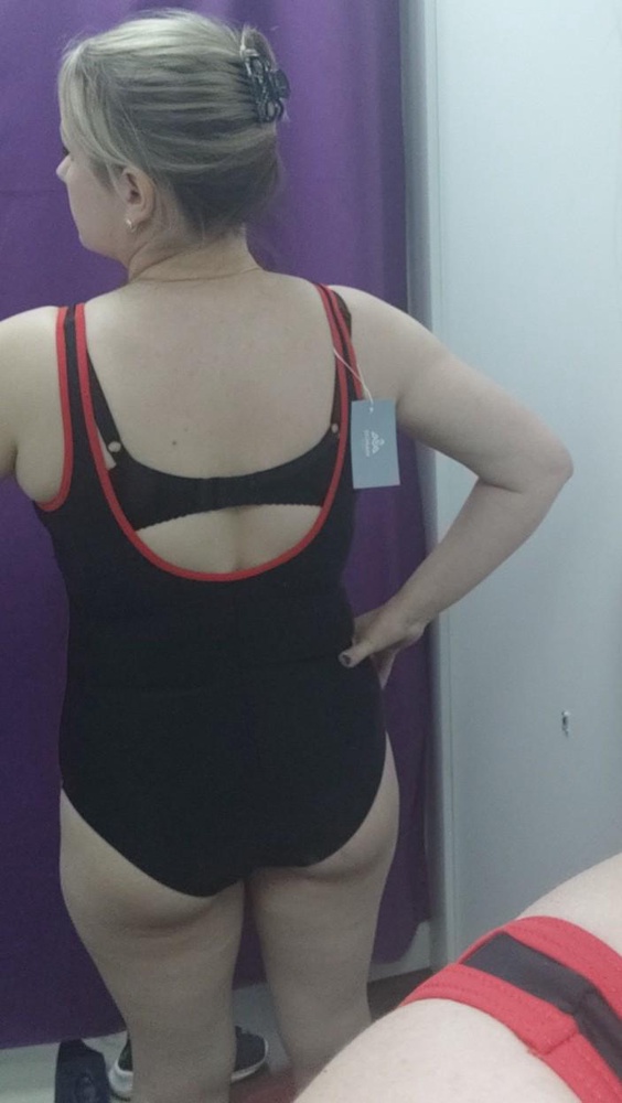 Хороший, дороговато, но в целом норм