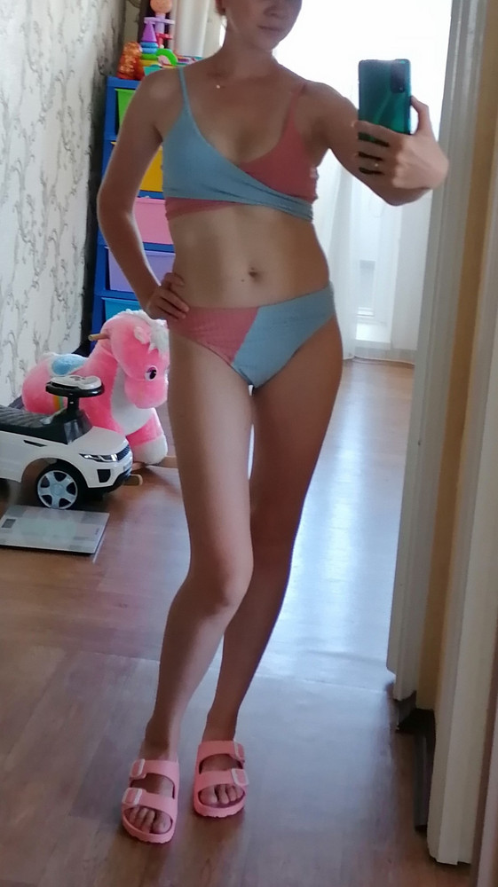 Заказала 4 разных, но оставила этот!  Самый комфортный для меня, параметры +/-  80/70/90- 165. Интересная модель. Качество и доставка без нареканий. Посмотрим, как будет в носке.