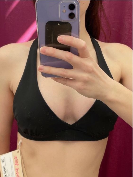 Купальник понравился. По размеру совпадает.  Все строчки, швы ровные и грудь отлично держит.