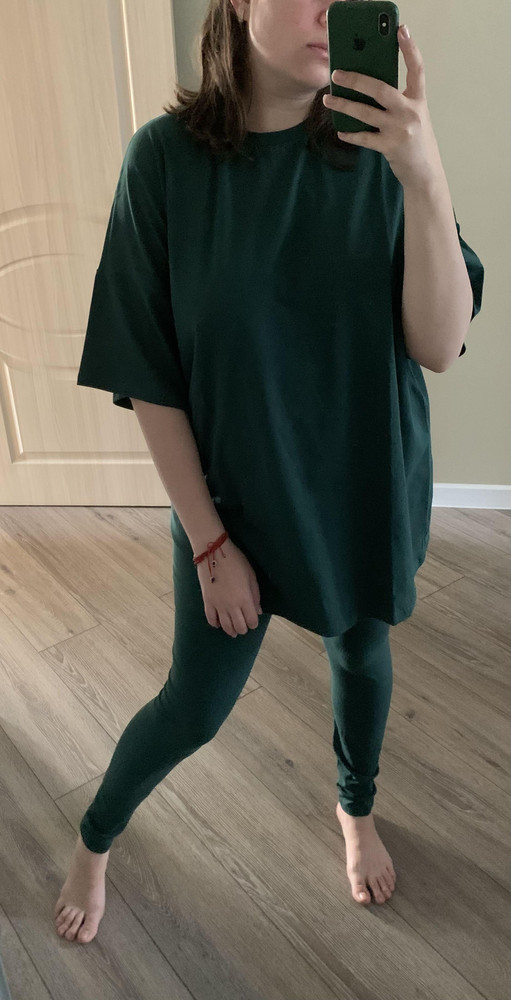 Мне очень понравился костюм. То, что искала. На свой 48 заказывала XL и XXL. В бОльшем размере утонула 😁 взяла тот, что поменьше. Вообще можно было бы и ещё меньше заказать, но ждать уже не хочется. Буду ходить в этом. Потом закажу ещё и в другом цвете. Надеюсь, что стирку удачно переживет. Спасибо за такую приятную вещь!))) И цвет мой любимый 😍 