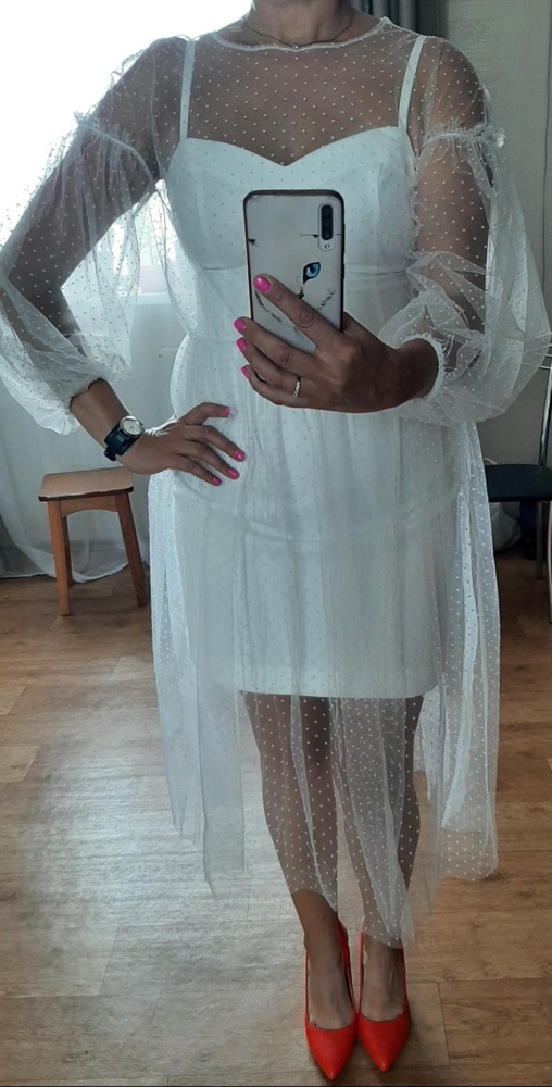 Платье нежное , красивое . На меня село даже лучше , чем я представляла . 5 баллов 👍💕 но упаковано ,конечно , кошмарно,  как можно в таком виде вещи отправлять .....