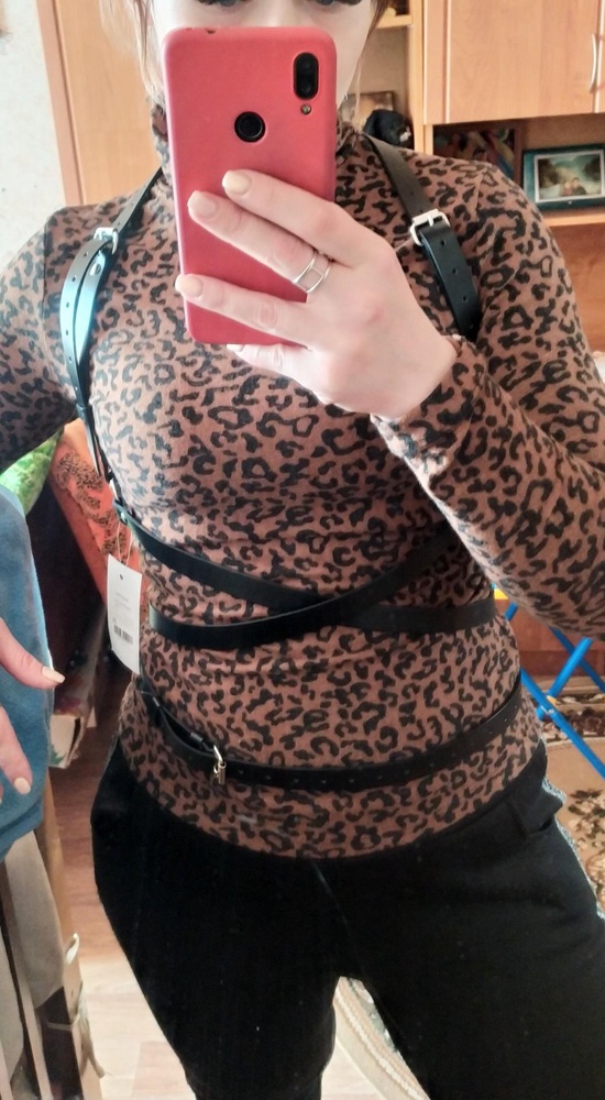 Оооо, это просто кайф! 
Я раньше не знала дала, что такое портупея. Но одев, поняла что это моё
По размеру советую всё-таки на 1 блоге брать. Я ношу 46-48, заказала 48-50