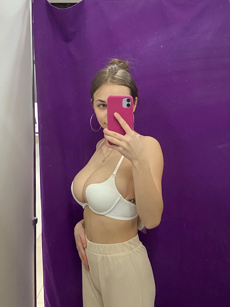 Заказываю уже вторую штуку,и с каждым разом он дорожает😂обидно. И всё мало! Хотя заказала уже вроде больше чем нужно, буду ещё пробовать другие размеры ,потому что лиф делает грудь очень красивой 