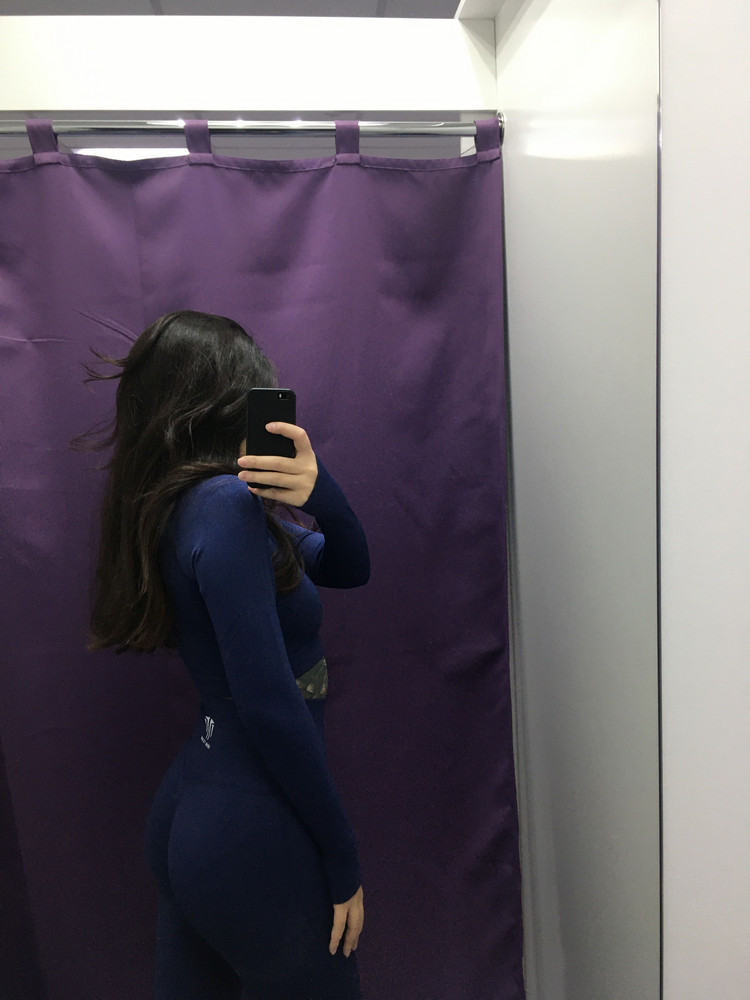 Пока 5 звёзд, позже дополню отзыв. На рост 158, ог 82, от 67, об 92 сел идеально 🤩