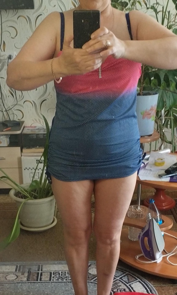 Отличный купальник,ношу 48 размер,взяла 52,неплохо,но по ощущениям надо было 50 брать. В силу возраста открытый не одену,а этот просто спасение