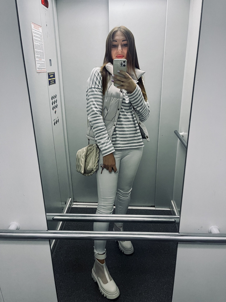 Классный! Мой рост 170. Можно было бы брать на размер меньше, но я люблю оверсайз. Качество класс!