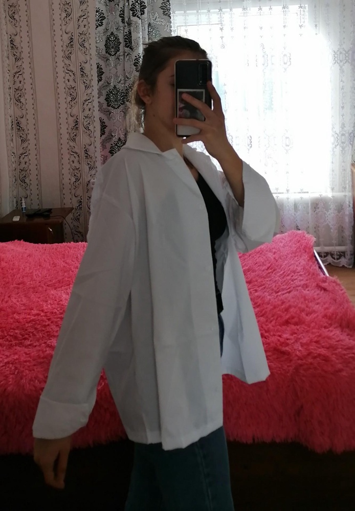 Все очень понравилось 
Заказала s
Конечно чуть большие рукова 
Пришла очень быстро 3 дня