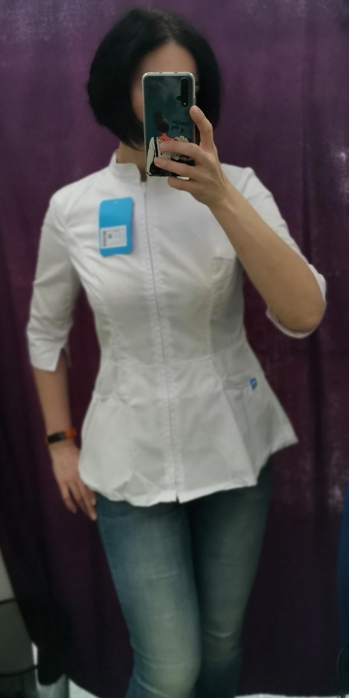 По качеству понравилась, ткань не прозрачная. Чуть маломерит. На 46размер заказанный 48-й впритык. На невысокий рост. Мне на 180см слишком короткая, линия талии и расширение оказались в районе подмышек...