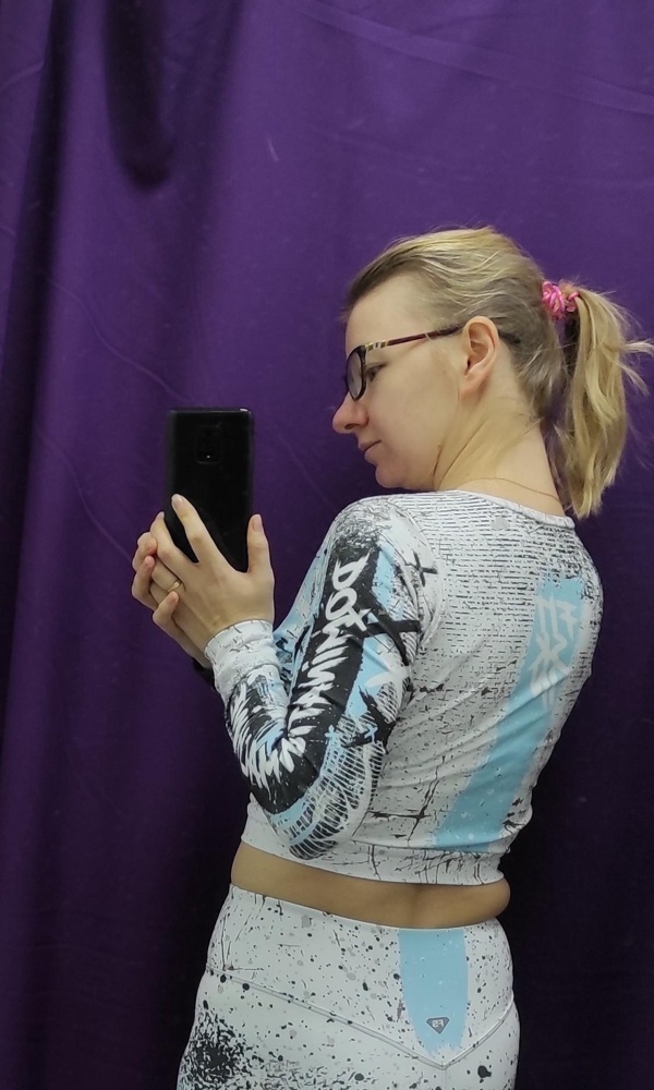 Отличный топ, сел по размеру, ткань приятная и цена тоже замечательная