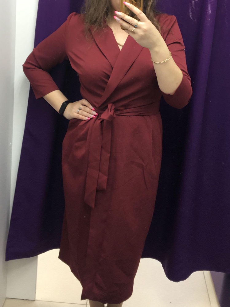 Рекомендую классное платье, фигура не стандартная большая грудь с животиком - скрыл все недостатки , ткань плотная . Размер в размер