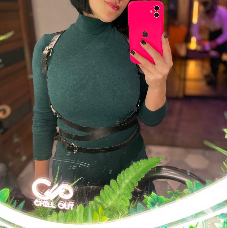 Хорошая , но есть сильный запах несколько дней выветривала на балконе, когда одела побрызгала духами запах исчез 