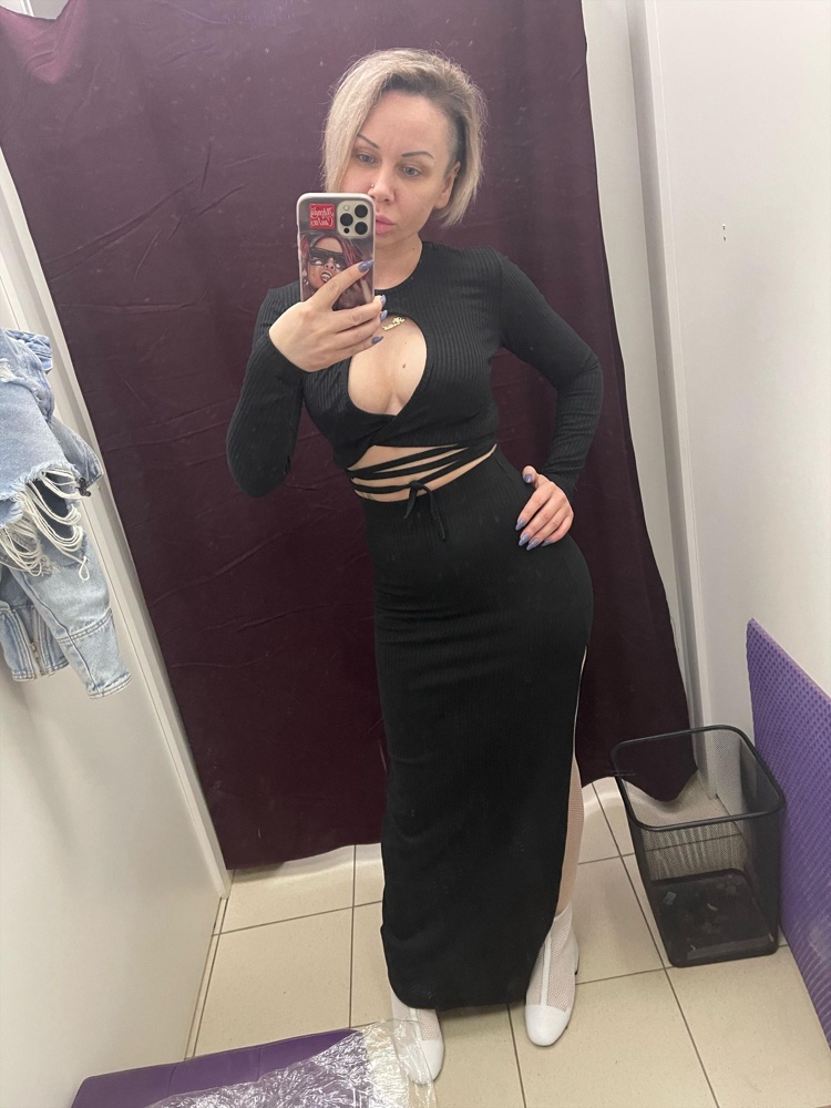 Супер костюм!!! Качество ткани и пошива огонь! Рекомендую, если ещё кто-то сомневается. Мой рост 157 брала XS. 