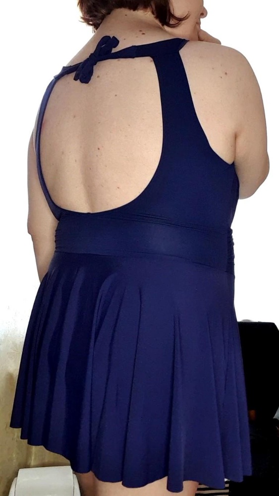 Купальник пришёл спустя 3 дня. Так, он просто отличный🥰, но есть 1 минус - чашечки не съёмные - вшитые. Из-за этого много пустого пространства получается между грудью и чашечкой. Если-бы эта модель со съёмными чашечками, то вообще было бы идеально, но мне всё равно нравится💙💙💙💙💙. Мои параметры (грудь-талия-бёдра): 114-103-108.