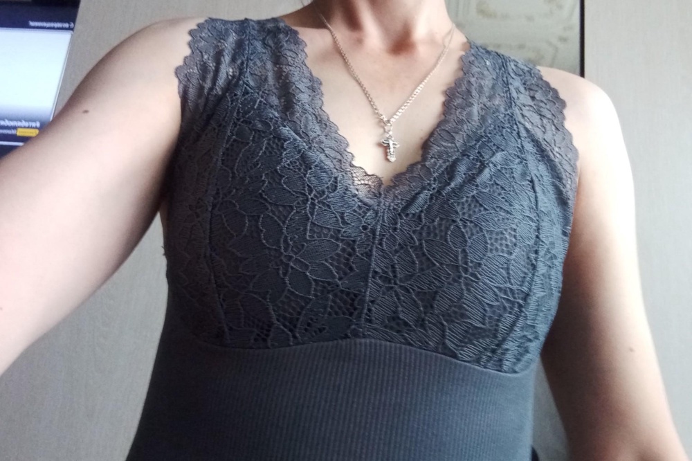 Супер заказываю не первый раз удобная, красивая, летом насила под пиджаком, кардиганом, а в холодную погоду под кофту, очень удобная вещь и лифт и футболка два в одном