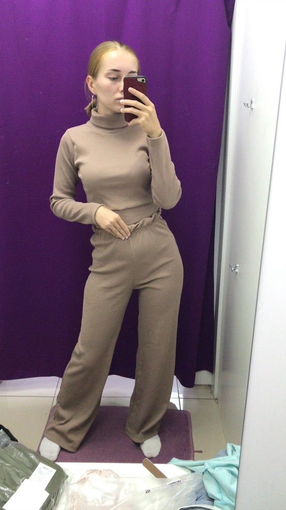 Отличный костюм. Я 160 постом, немного подрезать только нужно , мой размер 40, 42 сел отлично