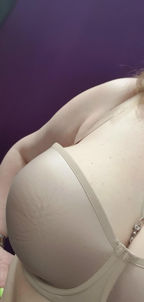 Объем по размеру а чашки ну ооочень большие. Бюст пришел мятый. Но я всё равно взяла бы ,если бы не размер. В комплекте два вида бретелей: вцвет и прозрачные силиконовые