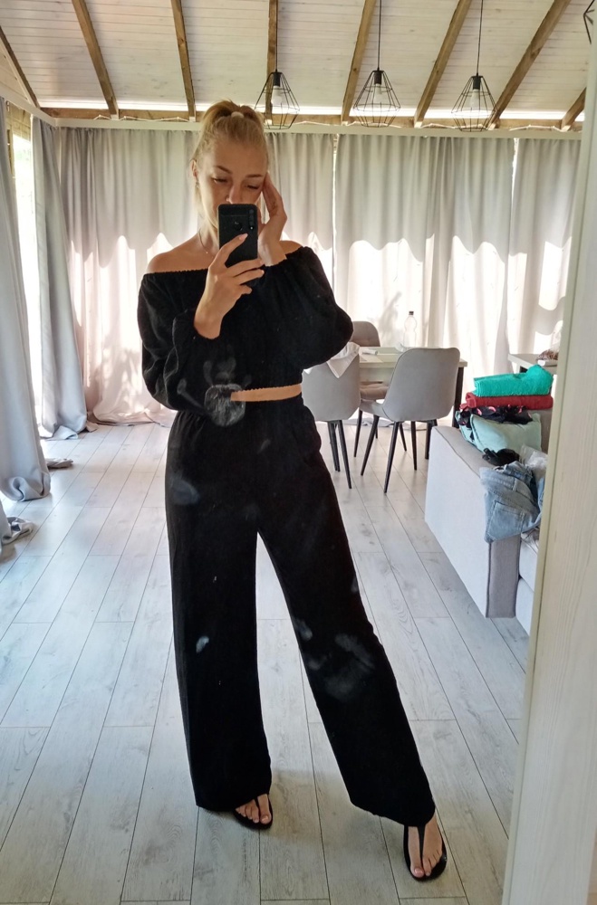 Классный, на мой 44-46 и рост 173 сел идеально.