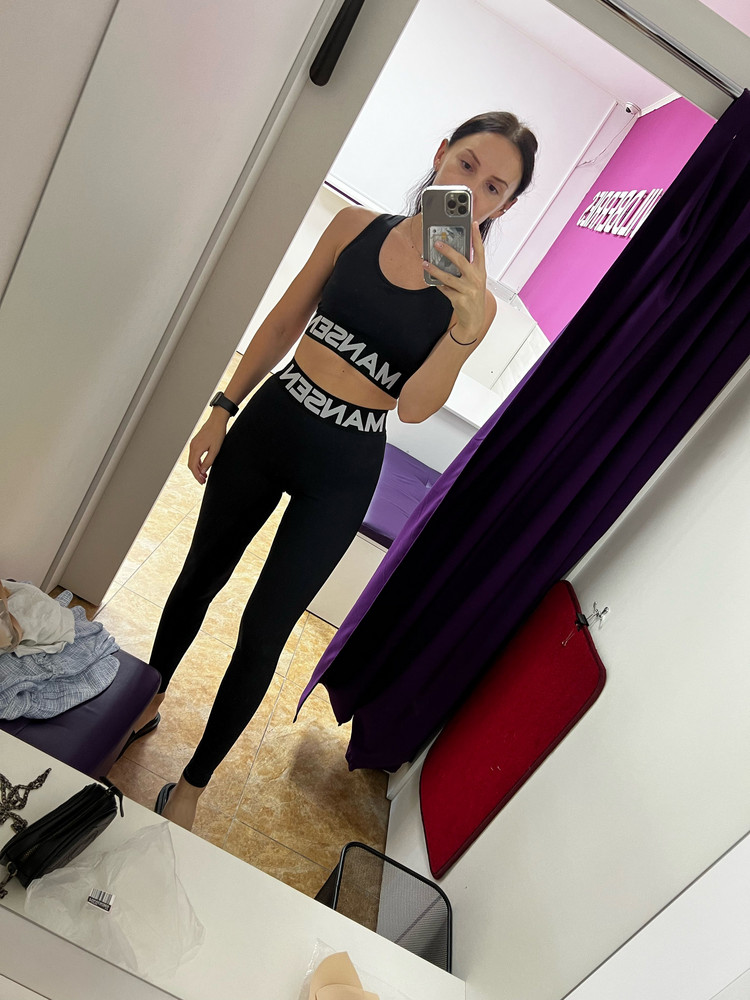 Хорошие леггинсы, на ОТ-65,ОБ  93-размер S подошёл хорошо, резинка согласна пришита не очень хорошо, сразу отпоролся пояс немного, не критично