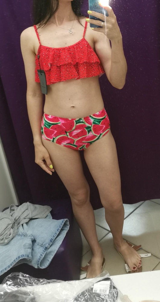 Классный! Ношу 42 размер одежды.