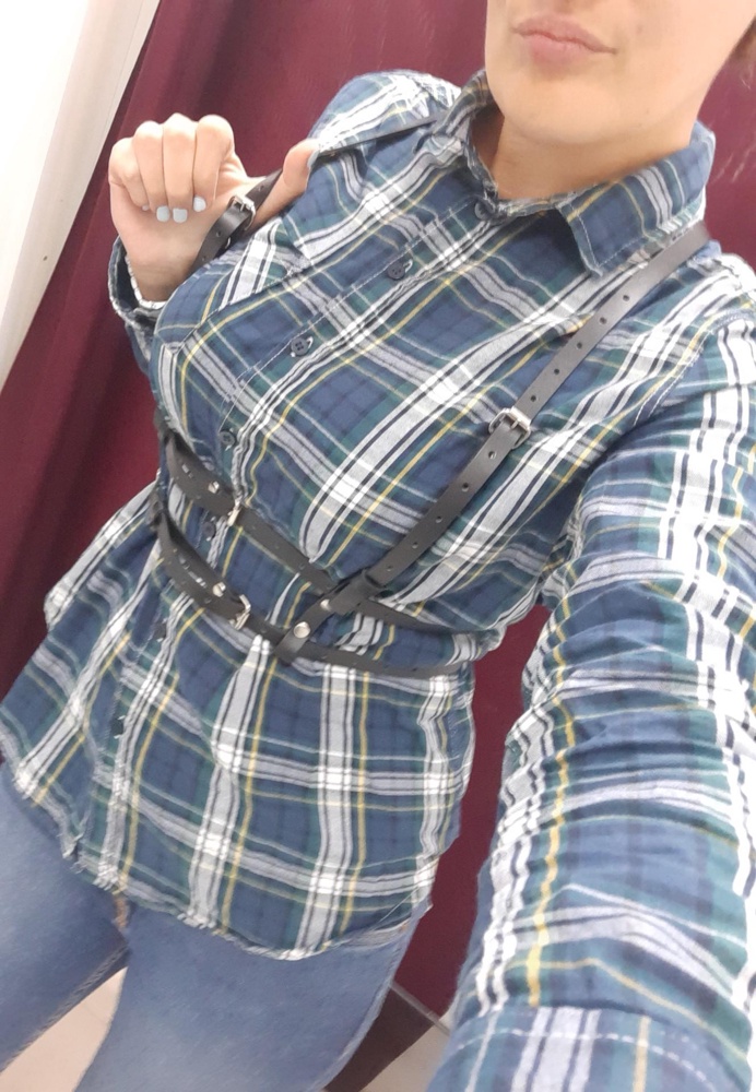 Портупея очаровательная, нежная, изящная! Подо всё! Универсальная вещь! Очень довольна!