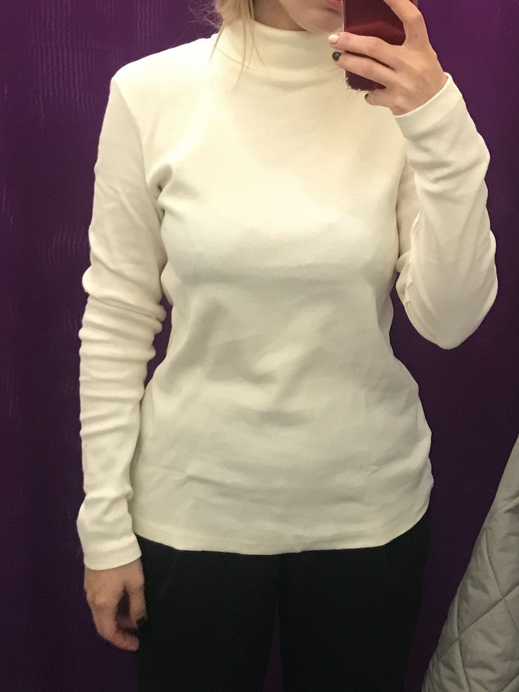 Не понравилась. Просвечивает, ткань не очень приятная к телу