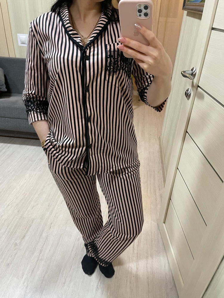 Не знаю как будет в носке, но на первый взгляд очень даже достойно! Мягкая, приятная, комфортная к телу! Но девушкам выше 180 см будет коротка