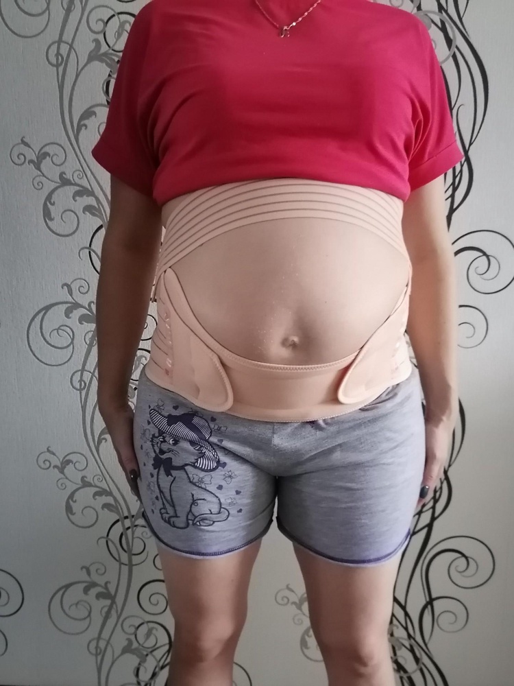 Получила товар и сразу примерила по размеру, заказывала по таблице все подошло идеально. Сейчас 5 месяцев беременности, до 9-ти вполне подойдёт, есть запас ещё. Спину держит хорошо, за счёт косточек и ширины пояса, до этого носила другой, вообще не удобный на пояснице сползал наверх, так как был узкий. Как поведут себя липучки после длительного использования, пока не могу сказать в дальнейшем увидем. Комфортнее будет конечно если его одевать не на голое тело что бы нигде ни кололось. Спасибо за маленький подарочек в виде жевательных резинок. Надеюсь бандаж прослужит в полном объёме во время беременности и после.