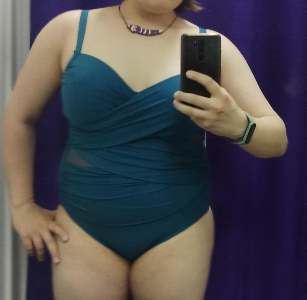 Сам купальник хорошего качества, соответствует размеру, но открывает мои недостатки фигуры в районе спины