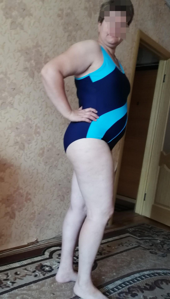 Классный! Качественно сшит. Ткань средней плотности. Немного утягивает. На мой 52 подошёл 50 отлично(основывалась на отзывы).