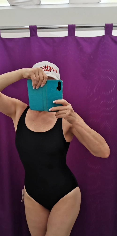 Хороший купальник для бассейна.
46 размер перезаказала на 44.сегодня, опробую