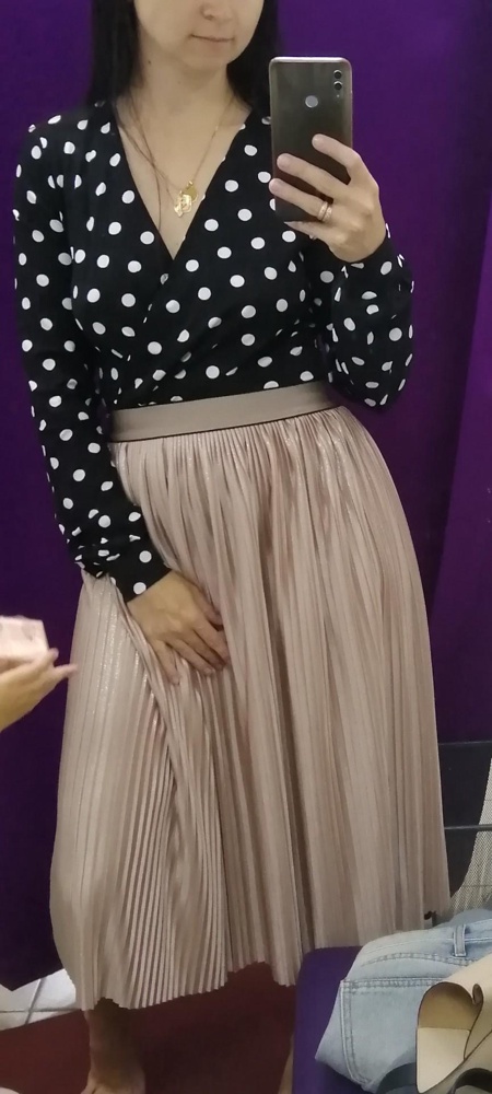 Очень классный, возьму чуть позже, отказ- под юбку не подошло, выбрала другой боди