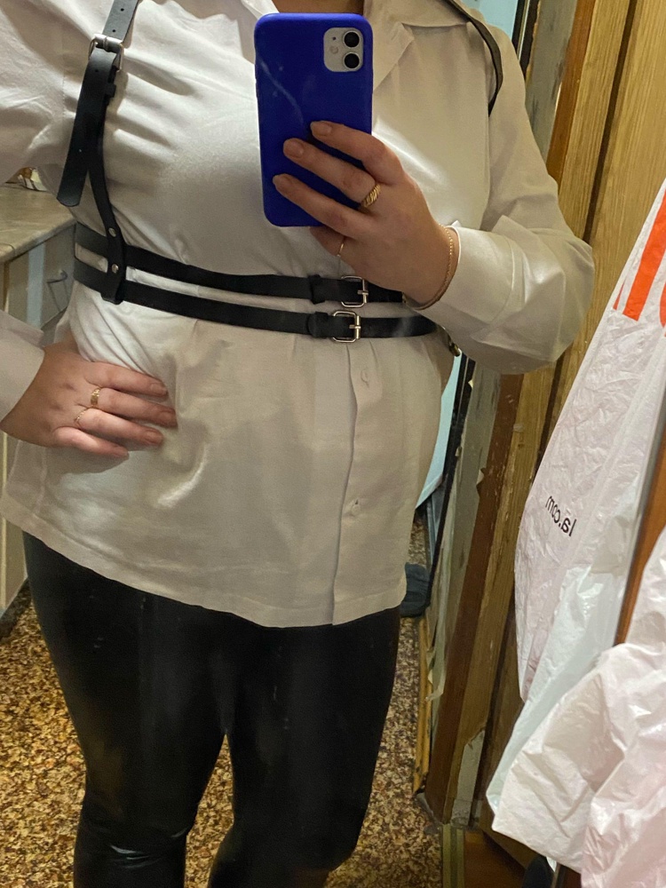 Отличная портупея, мягкая, одела сразу, все понятно, ремни регулируются, все сразу разгладилось, заломов нет, благодарна продавцу 👍