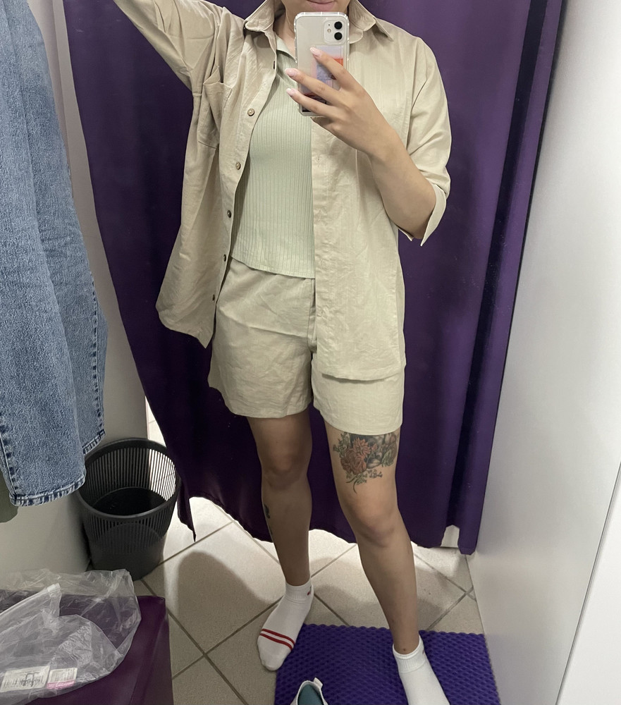 Товар соответствует описанию,размер подошёл ,все красиво 