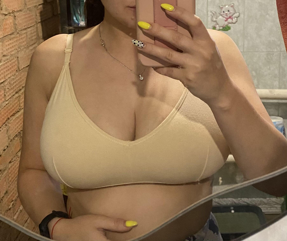 Спасибо за хороший топ. Боялась заказывать, думала как обычно будет мал. Но этот сел хорошо на размер 75F заказала 48 размер производителя. В объеме чуть большеват, но это не страшно