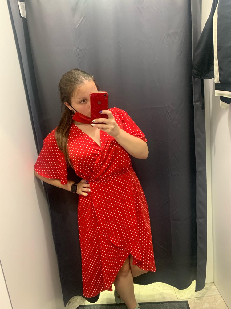  Сделала выбор в пользу красного,платья хорошие 👍🏼