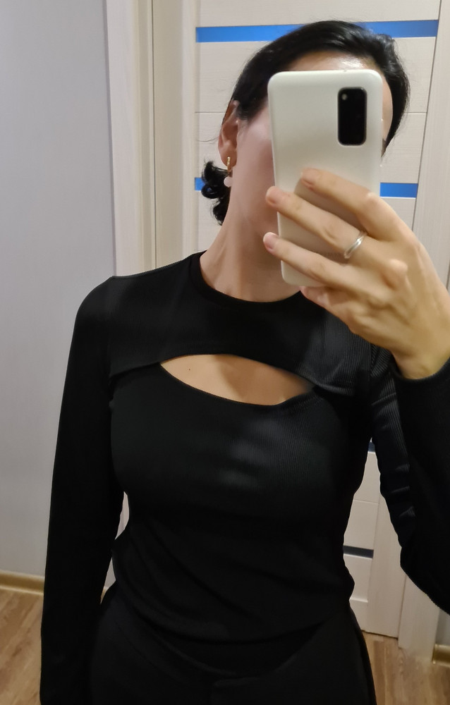 Понравился топ по качеству. Маломерит. На 46 подошёл 48 размер