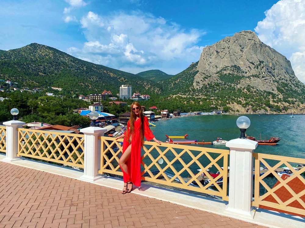 Очень яркое, красивое 😍