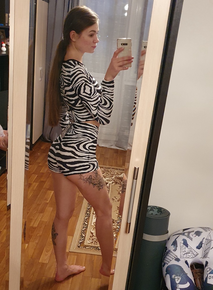 Брала для танцев. На мне сели идеально!!!  