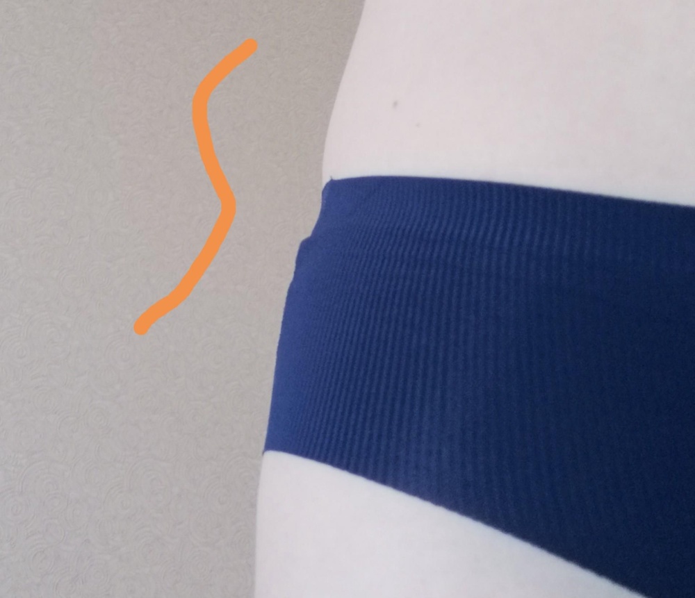 Цвета красивые, первую стирку пережили.
Верхняя резинка достаточно тугая, поэтому у меня над ней образовались "бока" (под облегающее платье уже не подойдёт), но это видно и на фотографиях продавца. Возможно стоило заказать на размер больше, а не 46 на ОБ 100см.Покупала за 490р - это цена оптимальная. Заказала одновременно с трусами другой фирмы на 160р дороже, кроме формы упаковки, разница несильно видна