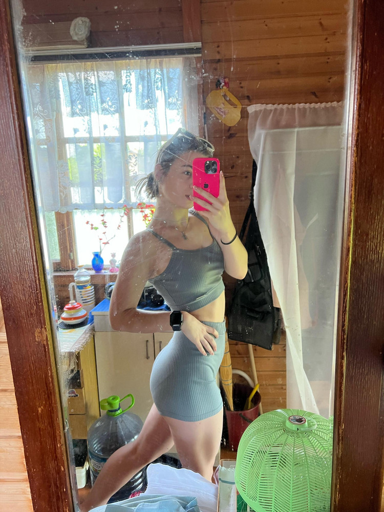 Очень довольна,качество 👍🏼,нитки не торчат! Рекомендую 