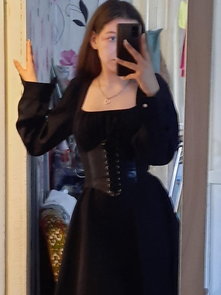 отличный корсет, чуть туговато был
но потом я чуть расслабилась завязку и все отлично село