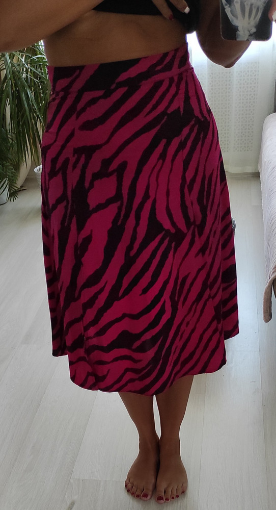 Идёт в размер. 46 р Ог 94 От 76 Об 98. Рекомендую!!!!