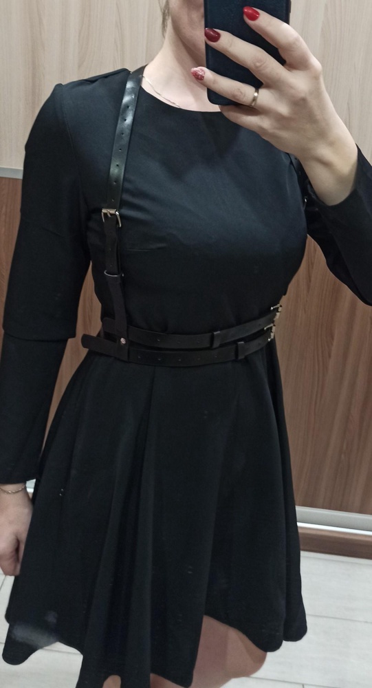 Отличная портупея. И цена полностью устроила. Все четко застёгивается, нигде не тянет, ничего не выскакивает. Дополняет образ шикарно. Вместо кушака самое то. Спасибо продавцу!!!