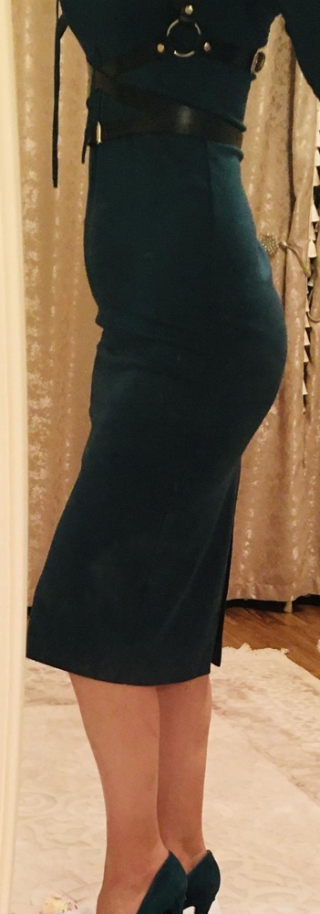 Давно смотрела выбирала и не прогадала, качество на 5+. Кожа гладкая,качественная, проверяла каждый см в пункте выдачи, идёт в размер, очень большой запас,и я рада.😍Спасибо Triviaa and Wildberries ❤️